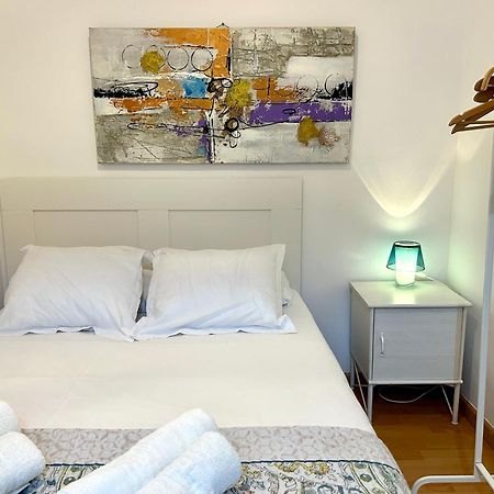 Apartment Carrer D'Olesa Barcelona Buitenkant foto