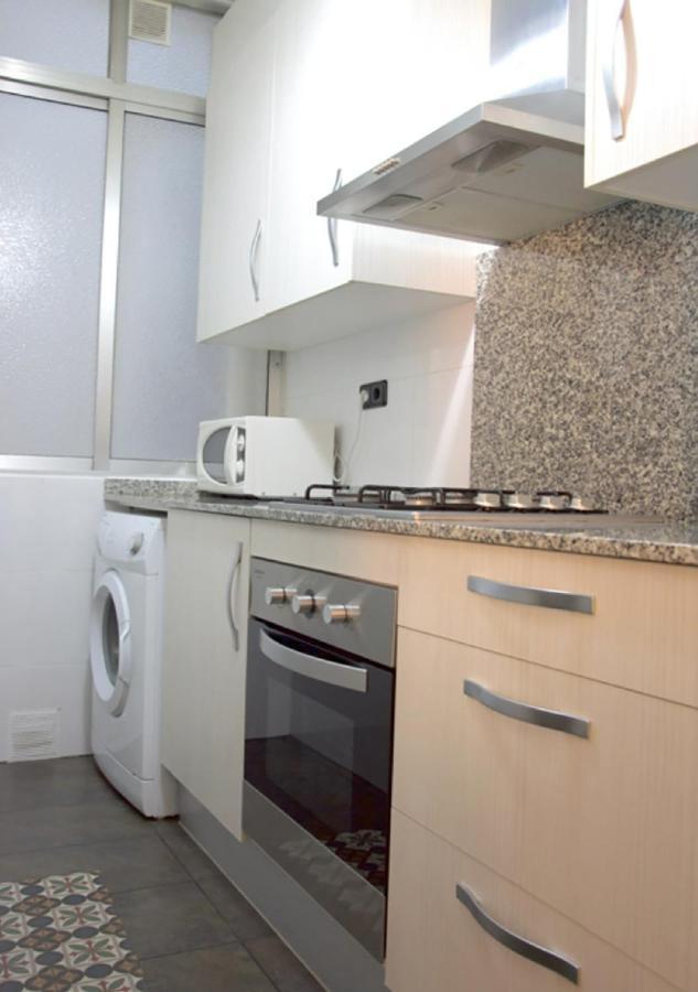 Apartment Carrer D'Olesa Barcelona Buitenkant foto
