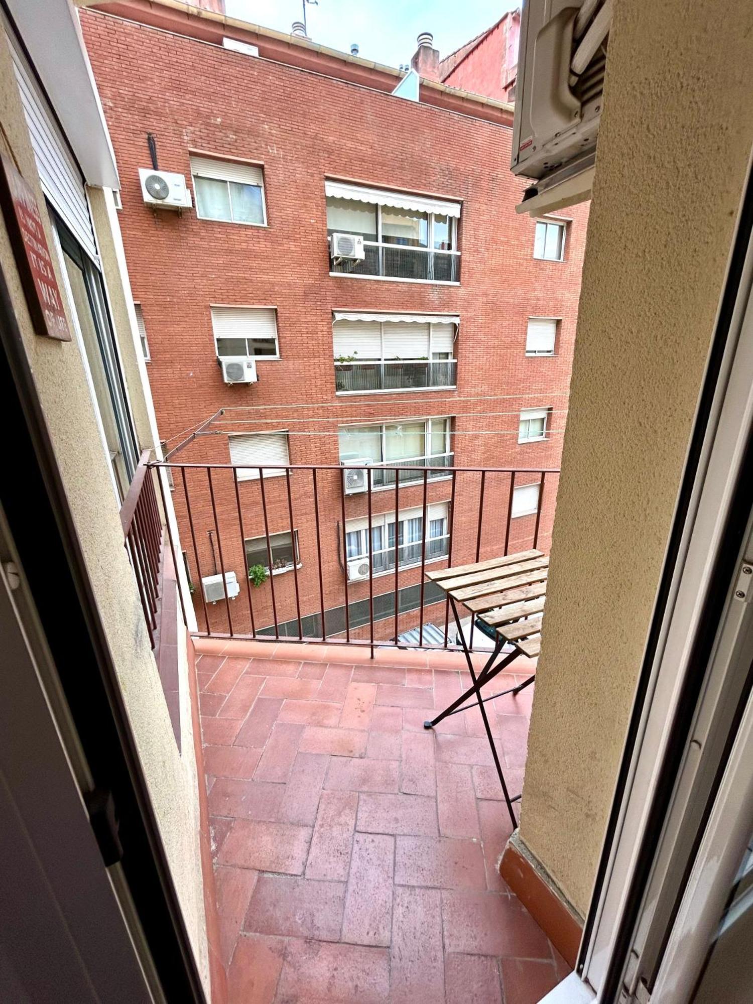 Apartment Carrer D'Olesa Barcelona Buitenkant foto