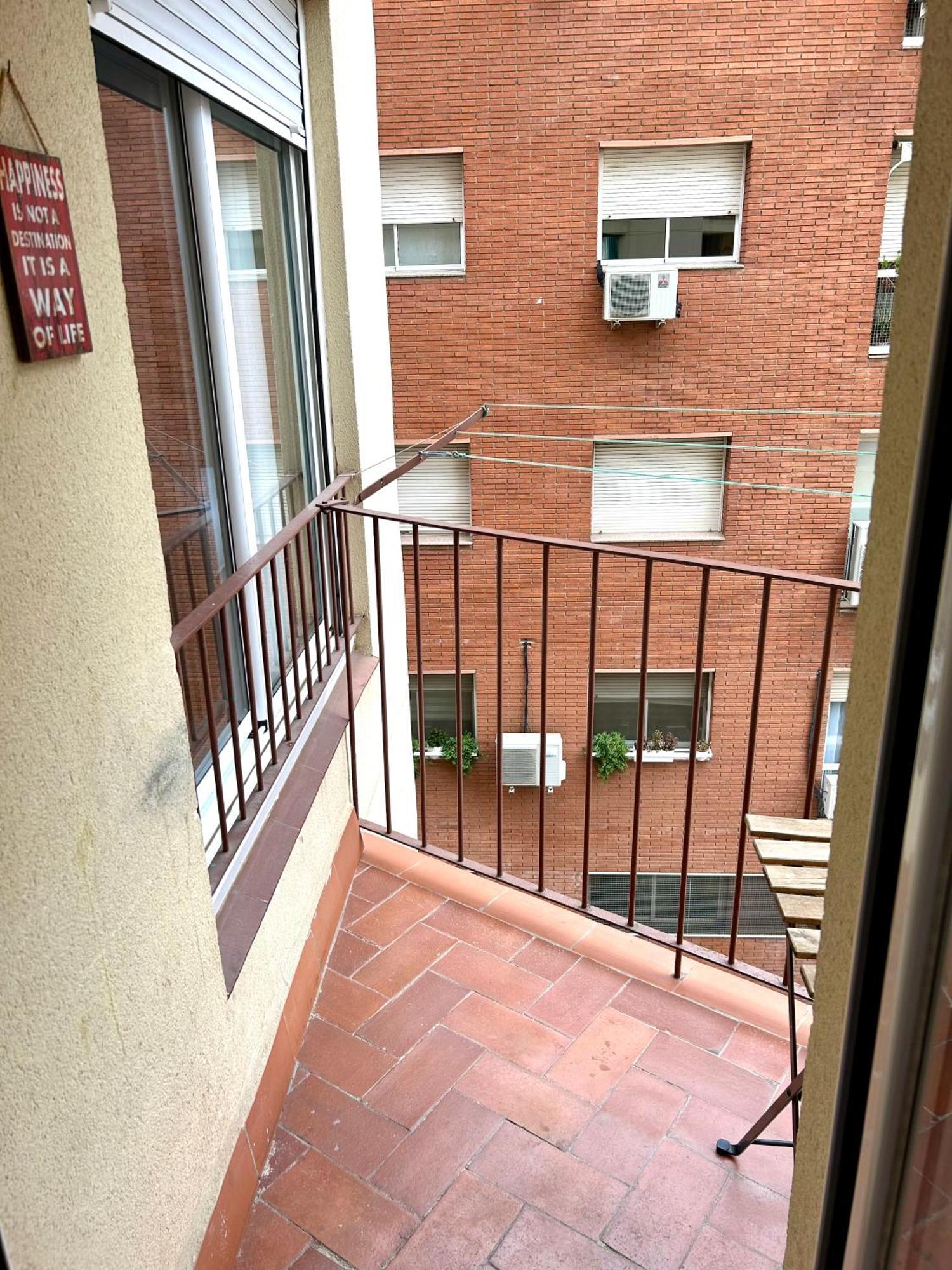 Apartment Carrer D'Olesa Barcelona Buitenkant foto