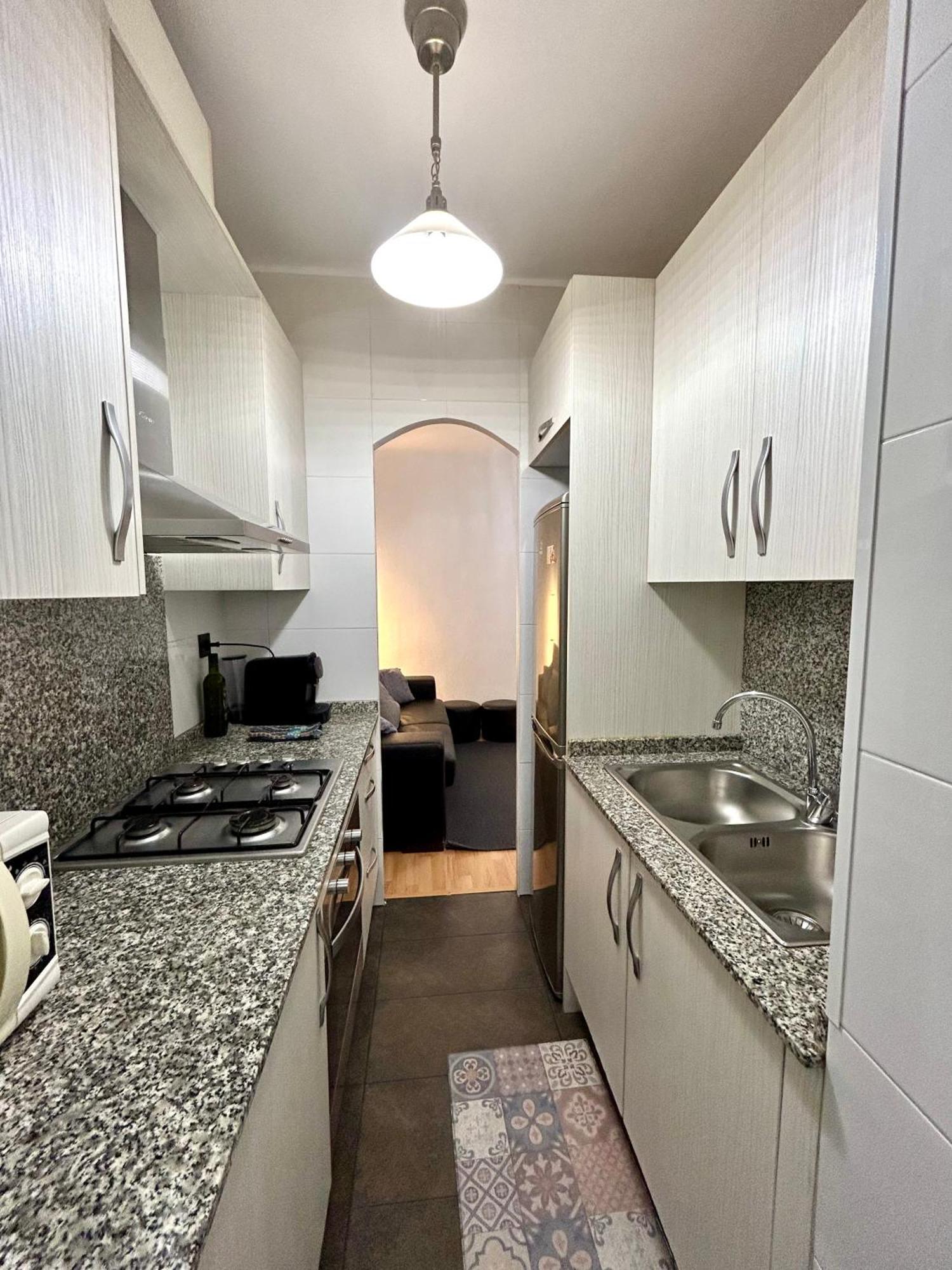 Apartment Carrer D'Olesa Barcelona Buitenkant foto