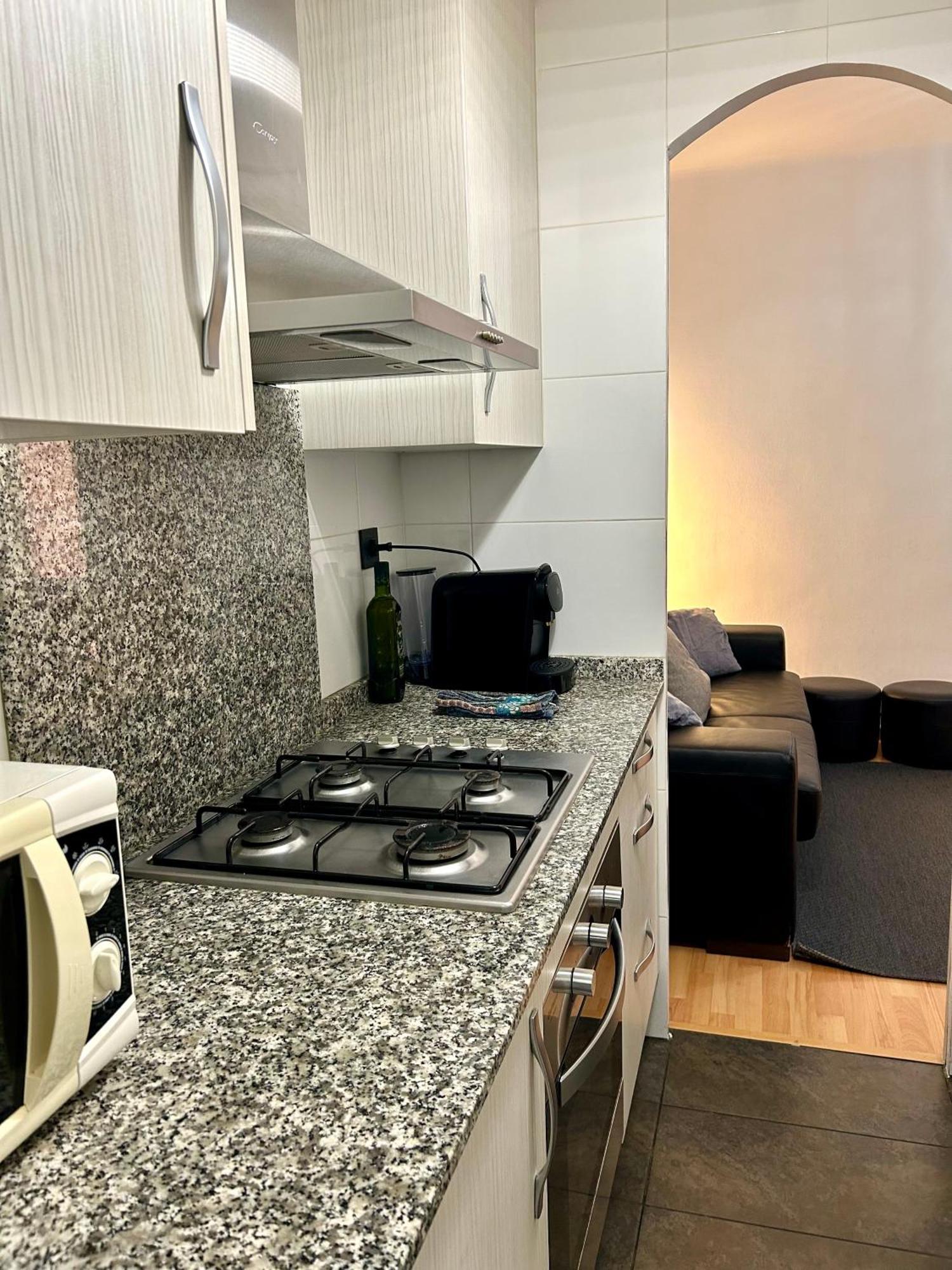 Apartment Carrer D'Olesa Barcelona Buitenkant foto