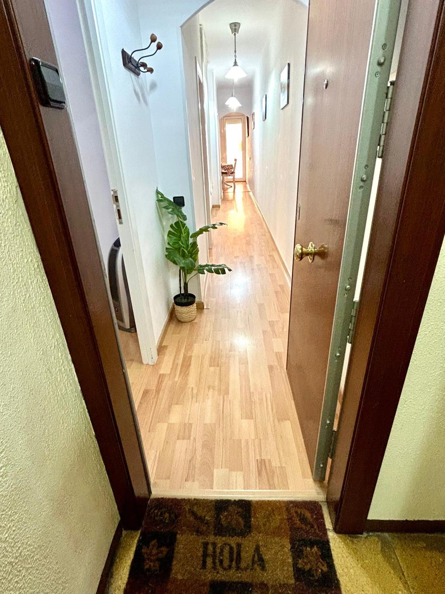 Apartment Carrer D'Olesa Barcelona Buitenkant foto