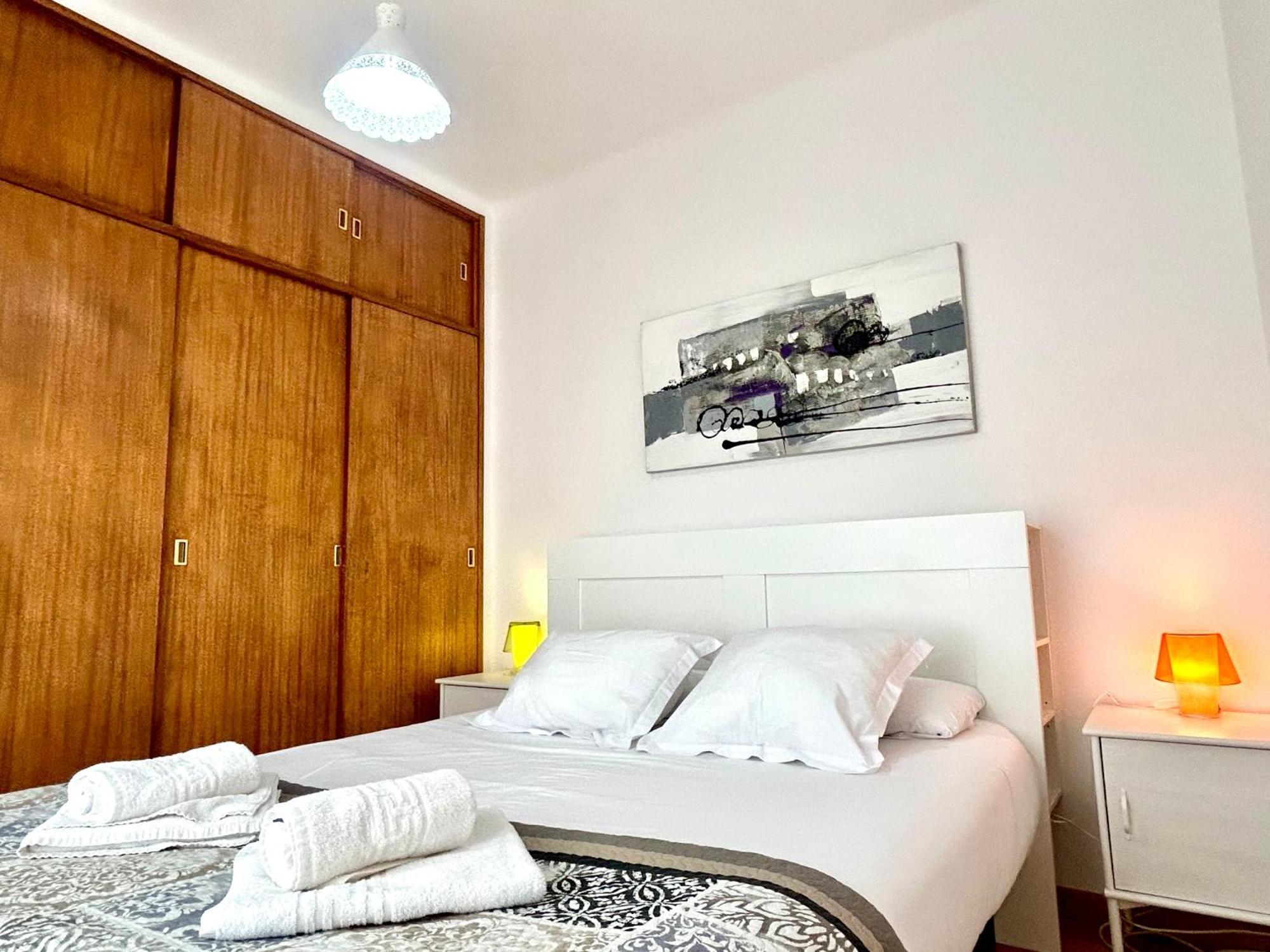 Apartment Carrer D'Olesa Barcelona Buitenkant foto
