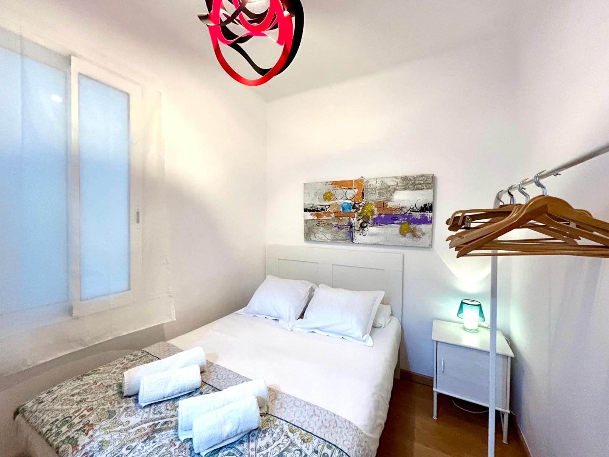 Apartment Carrer D'Olesa Barcelona Buitenkant foto